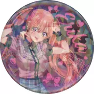 天野エリカ(上半身) 「カッコウの許嫁Season2 ホログラム缶バッジ(57mm) 01.ダークガーリーver.」