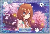 デザイン03.中野三玖(A) ホログラム缶バッジ ver.2 「五等分の花嫁*」