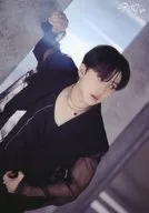 CHANGBIN/黑衣・豎型・右側壁隨機交換式卡