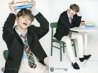 "TOMORROW X TOGETHER CAFE" juego de tarjetas postales Youngjun (juego de 2)