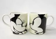Mickey & Minnie (Kiss/White) Pair Mag "Disney"