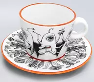 Yuko Higuchi Uma xícara de chá e pires RED