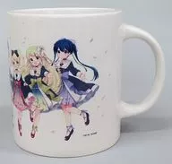 Uma caneca comemorativa da reunião (ilustrada pelo Professor Yui Hara) "Teatro Kiniro Mosaico" Obrigado! exposição "