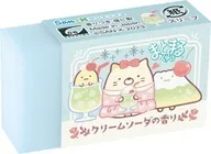 "Sukkogashi Hotel New Sukkotheme Tomaru Kun BOX" con olor a crema soda