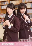 everying！/木戶衣吹·山崎惠理/膝上·製服·兩胸・書架/CD「Shining Sky」特別盤角色Ani特典明信片