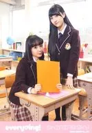 everying！/木户衣吹・山崎惠理/膝上・制服・坐・双手文件夹・课堂/CD「Shining Sky」特别盘角色Ani特典明信片