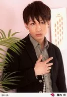 D2 / Sho Jinnai / Upper Body / Costume Black / White Gray / Right Hand Breast / Background Pink / 「 2011.05 」 Official Official photo