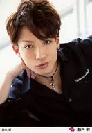 D2 / Sho Jinnai / Bust-up / Costume Black / Right Hand Cheek / Necklace / 「 2011.07 」 Official Official photo