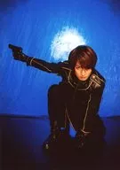 Ryo Matsuda (Umi 棠鋭 Toshimasu) / Whole-body, Costume black, Kneeling, Right-handed, Gun, Background blue, Character Actor shot / Event 「 Messiah - Chapter of Hidden Colors - 」