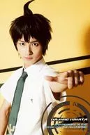 Ryusei yokohama (Hinata-aso) / Parte superior do corpo, mão direita levantada, apontando, fundo amarelo, imagem de caráter, tamanho A4 / Palco "Super Danganronpa 2 THE STAGE" Brometo