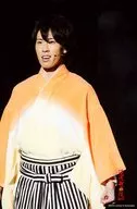 Snow Man / Ryota Miyadate / Live Photo / Above the Knee / Kimono Orange / Striped Hakama / Left Fist / Black Background / 2L Size / Takizawa Kabuki 2014