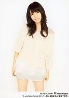°C-ute/鈴木愛理/膝上・衣装白・首かしげ・背景白・2Lサイズ/°C-ute Cutie Circuit 2012 ～君は自転車 私は電車で帰宅～
