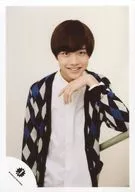 Classmate J/松井奏/上半身・衣装白・黒・青・左手顎・手すり・背景白/ジャニーズJr.「ジャニーズ銀座2016」inシアタークリエ グッズ撮影オフショット/公式生写真