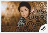 Arashi / Satoshi Ohno / Horizontal, Bust up, Japanese clothes black and white, left hand hemp leaf, background tea / 16 Spring / Summer ARASHI "Japonism Show" in ARENA Brochure and goods shooting off-shot / official Official photo