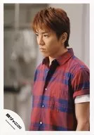 関ジャニ∞/村上信五/上半身・シャツ赤青チェック柄・体左向き・右寄り/公式生写真