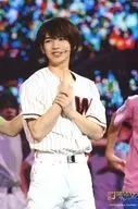 Johnnys Jr. / Genki Iwahashi / Live Photo / Above the Knee / Uniform White / Red / fingers of the right hand Holder / Left Hand Right Arm / Eye Point Left / 2L Size / 2015 New Year JOHNNYS' World