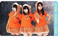 AYUMIKURIKAMAKI/集合(3人)/AYUMI·KURIKA·卷/卧式·衬衫橙色·太阳镜·带蓝色/CD「心友Forever」特典Torayca