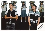 Kanjani Eight / Ryo Nishikido / Shodai Yasuda / Horizontal / Knee-High / Costume black and white gray / Nishikido double layered / Upper left eye / Person behind / "Omoidama" / Official Official photo