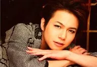 平野良/横型・上半身・着物黒白・両手交差・目線正面/舞台「ハンサム落語 第四幕」ブロマイドA
