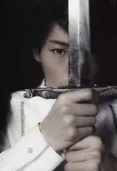 Hiroshi Yazaki (Macbeth) / Bust Up / Costume White / Both Hands Sword / Background Black / Stage 「 MACBETH 」 Bromide
