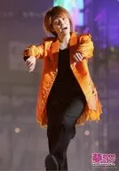 Kansai International Johnnys Jr. / Ryota Muro / Live Photo / Knee-Up / Costume Orange Black / Both Hands Fist Front / Left Foot Up / Mouth Open / Yumekon 2009