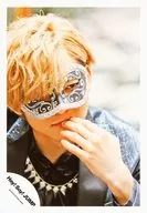 Hey!Say!JUMP/薮宏太/脸朝上・衣服黑・假面・左手边・脸倾斜/"Masquerade>PV摄影/公式生写真