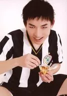 Tomari Mine (Shigeru Mamiya) / Above the knees, uniform, sitting, both hands in front of the chest, Character Tomoshot / Musashimori + Tsubasa Shiina KUJI / Stage "WHISTLE! BREAK THROUGH - Breaking the wall -" Bromide KUJI