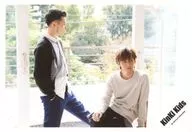 Kinki Kids / Domoto Go ・ Domoto Koichi / Horizontal ・ Knee-High ・ Costume Black ・ White ・ Go Right ・ Right Hand Pocket ・ Hikari Ichiza ・ Eye Right / 15-16 Winter Pants & Goods Shooting Off-Shot / Official Official photo