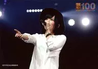 Sayaka Yamamoto / Live Photo, Horizontal, Upper body, White Shirt, Black Hat, Right Handed, Left Handed Microphone, Upper Left Eye / DVD "NMB48 request Hour Set List Best 100 2015" Special Official photo