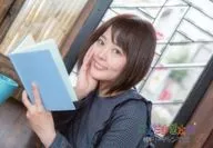 本多真梨子/卧式・豐胸・衣裝黑色・左手書籍/活動「DANMA屋本鋪☆LEADING部之9」會場銷售明信片