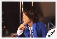 SeXyzone / Satoshi Matsushima / Horizontal, Bust up, Costume Blue, Blue Tie, Right Hand Chin, Left Body Facing / Official Official photo