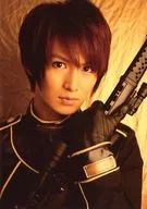 Ryo Matsuda (Kiichi Sharp) / Bust Up / Costume Black / Left Hand Weapon. Holding / Background Yellow / Character Tomoshot / Event "Messiah : The Amber Chapter"