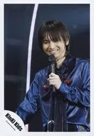 KinKi Kids / Koichi Domoto / Live Photo / Upper Body / Shirt Blue / Stole / Left Hand Microphone / Show Teeth / Smile / Face Slightly Downward / Official Official photo