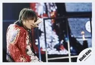 KinKi Kids / Koichi Domoto / Live Photo, Horizontal, Upper Body, Costume Red, Show Back, Body Facing Right, Left Hand Raised, Left Side / Official Official photo