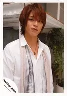 Hey! Say! JUMP / Yuya Takagi / Bust up / Shirt white / Grey / Stole / Body facing right / Under both hands / Outdoor / Official Official photo