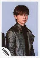 KinKi Kids / Koichi Domoto / Upper body ・ Costume gray black ・ Body facing right ・ Eye left ・ Background gray / "Michi wa Tezu kara Yume no Hana" PV & Jacque Photo / Official Official photo