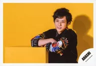 Arashi / Kazuya Ninomiya / Horizontal, Upper Body, Black Costume, Arm Clasps, Riding Platform, Eyes Left, Background Yellow / 16-17 Winter Pants & Goods Photo Shoot / Official Official photo