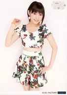 Juice=Juice/宮本佳林/膝上・衣装白緑赤・花柄・右手上げ・左手スカート・2Lサイズ/ハロプロ研修生 発表会 2014～9月の生タマゴShow!～