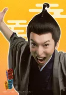 Daiki MIYOSHI (Hiraga Gennai) / Bust-up, Costume black / grey / Wafuku / Opening mouth / Lifting right hand / Background yellow / Character Actor Shot / Patch stage vol. 9 Stage 『 Isobe Isobee Monogatari ~ Ukiyo wa Tsuraiyo ~ Tenseiban 』 Jikinbo-Maido