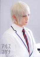 ArsMagna / Yada 悠記 (Senso) / Upper body, White Costume, Red Necktie, Facing right, Below the Eye, Closed Mouth, Background Grey / ArsMagna KUJI Photo Bromide, 6 th issue