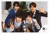 Kansai International Johnnys Jr. / Group (4 people) / Horizontal, upper body, costume blue, white, red, grey, peace, teeth show, Christmas tree, background white / 16 winter "X' mas SHOW 2016" goods shooting / Official Official photo