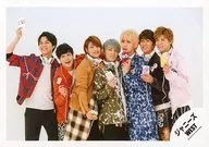 Johnny's West / Assembly (7 persons) / Horizontal, Knee-Up, Center Kamiyama, Hugging, Shigeoka Right Hand Lift, Headphone, Smartphone, Background white / Album "Nauruto" Jacque shooting & "one chance" PV shooting / Official Official photo