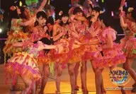 Gathering / Live Photo / Horizontal Type / Whole Body / Costume Orange Yellow Pink Center Yagura / Finger Pointed / DVD 「 NMB48 Arena Tour 2015 ~ Even If You Are Far ~ 」 First Purchase benefits