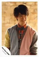 Hey! Say! JUMP / Yuri Chinen / Upper Body / Costume Pink Light Blue Yellow Gray / Shirt Red Check Pattern / Both Hands Below / Face Facing Right / Eye View Right / Official Official photo