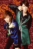 インザーギ(Reti)・Kimeru(V.P)/膝上・衣装青.緑・背景赤/「Club SLAZY SPECIAL LIVE 2016」ランダムブロマイド