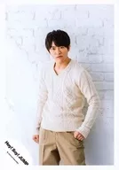 Hey! Say! JUMP / Yuri Chinen / Above-the-knee ・ Costume ・ White ・ Beige ・ Both Hands Goo ・ Both Hands Under ・ Camera Eyes ・ Background ・ White / 16-17 Winter Concert Goods Shooting / Official Official photo