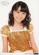 Mileage/室田瑞希/上半身・服裝金色・白色・歪頭・笑臉/Hello!Pro研修生發布會2014周一～9月的生蛋Show！～單人2L生寫真SET A