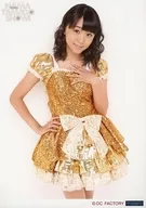 Mileage/室田瑞希/膝上·服裝金·白色·右腰·左手胸口/Hello!Pro研修生發表會2014周一～9月的生蛋Show！～單人2L判生寫真SET A