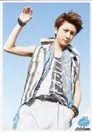 AAA / Shinjiro Atae / Above the Knees, Costume Black and White, Stole Blue, Right Hand Raised, Left Hand Pocket, Background Outdoor / "AAA PARTY/AAA mobile" a-nation' 13 FC Limited Artist Photo C Version ("Love Is In The Air")