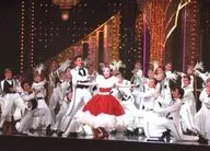 Takarazuka Revue (Yuki Gumi) / Settai / Live Photo / Horizontal / Whole Body / Red / White Dress / Black / White Suit / 2L Size / Yuki Gumi Tokyo Performance 「 Private Detective Caleb Hunt 」 「 Greatest HITS! 」 Stage Photo